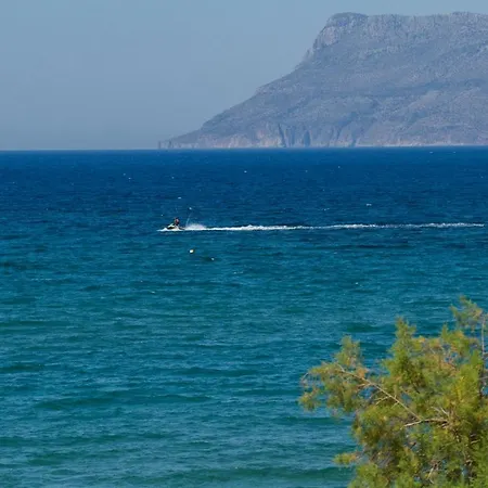 Mavros Molos Seaside Apartment Kíssamos Exterior photo