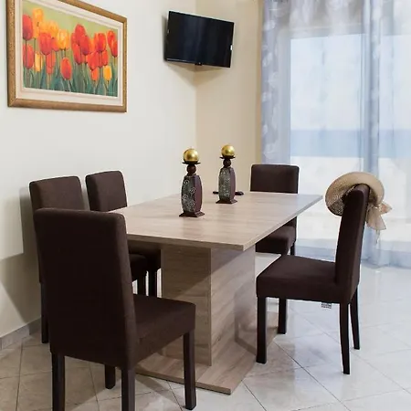 Mavros Molos Seaside Apartment Kíssamos Exterior photo