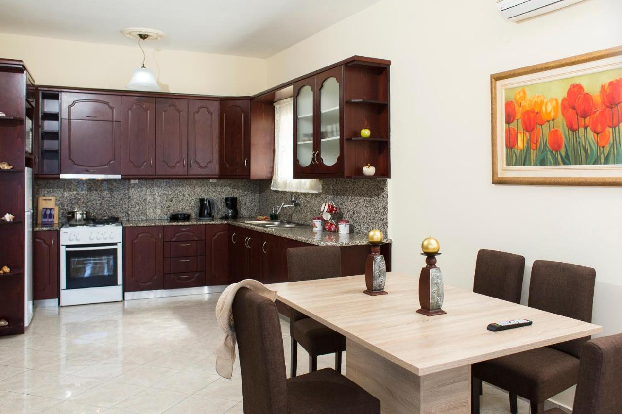 Mavros Molos Seaside Apartment